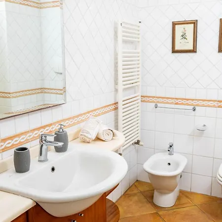 Casa Chiaia Suor Orsola 3* Неаполь