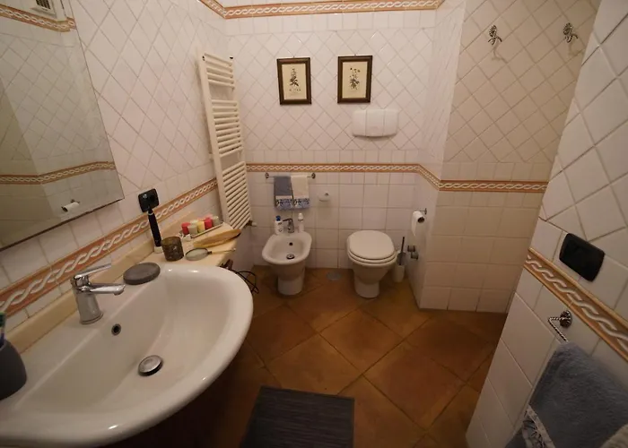 فندق مبيت وإفطار Casa Chiaia Suor Orsola نابولي