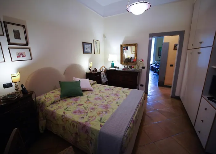 Casa Chiaia Suor Orsola * نابولي