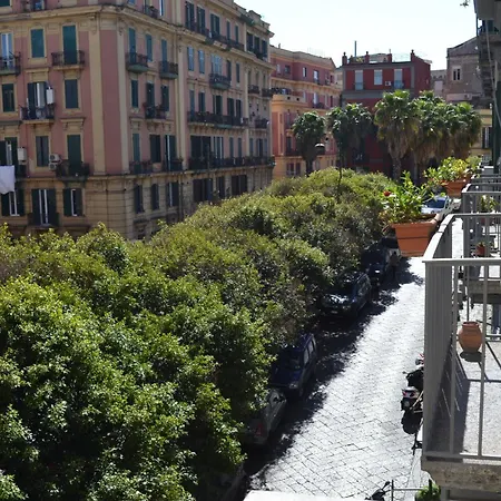 Casa Chiaia Suor Orsola * Neapol