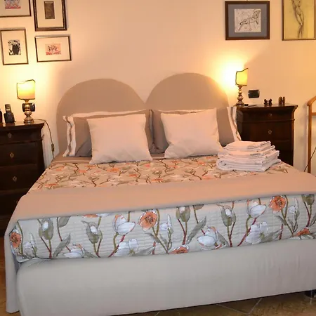 Casa Chiaia Suor Orsola Bed & Breakfast 3*
