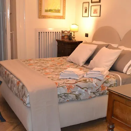 Casa Chiaia Suor Orsola 3* 那不勒斯